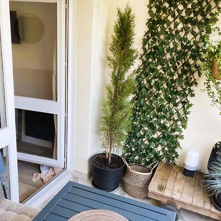Aux Flots Bleus Avec Balcon Et Vue Sur Mer Trouville-sur-Mer Exterior foto